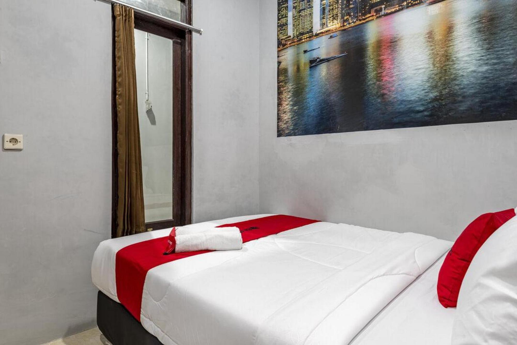 Reddoorz @ Jemursari Surabaya 2 Dış mekan fotoğraf