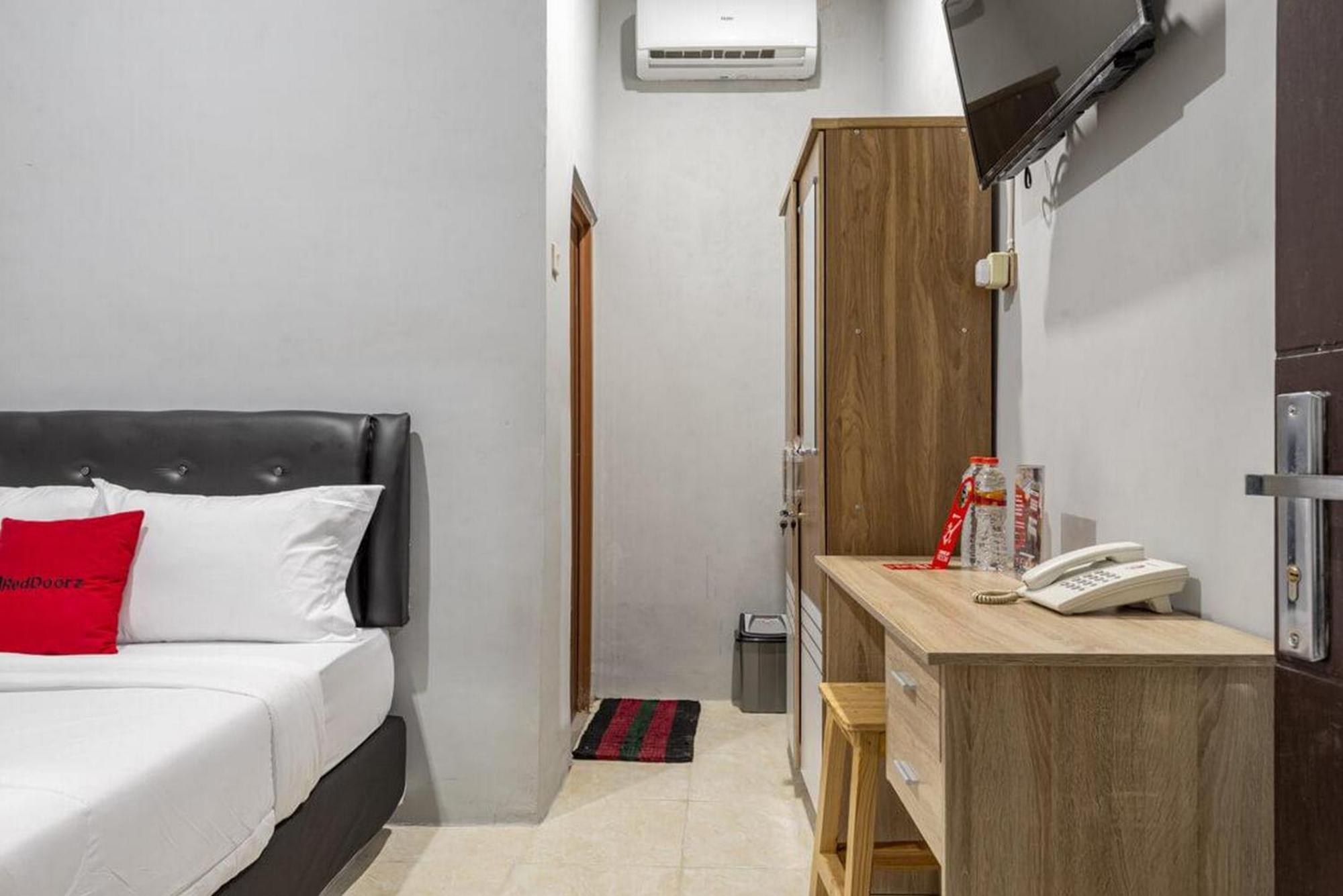 Reddoorz @ Jemursari Surabaya 2 Dış mekan fotoğraf